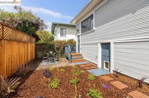409 45th St, Oakland CA  94609-2124 exterior