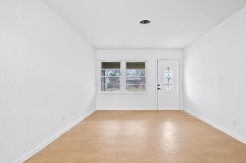 4008 Garrison Ave, Fort Worth, TX 76119-3777