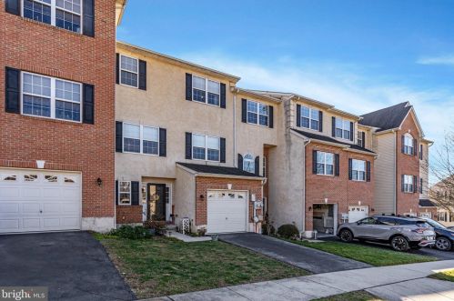 96 Stone Hill Dr, Pottstown, PA 19464-5297
