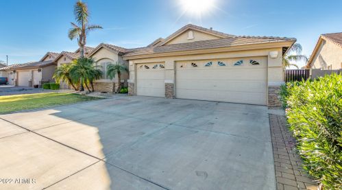2555 Estrella St, Gilbert, AZ 85296-8835