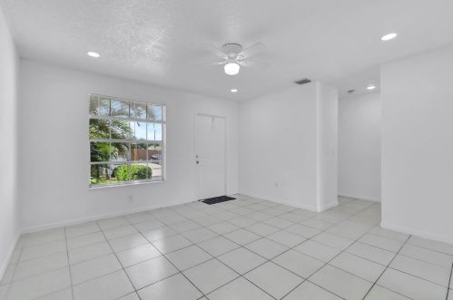 5292 Cannon Way, West Palm Beach FL  33415-3700 exterior