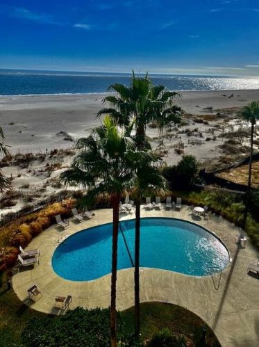 515 Seascape Ct, Isle Of Palms SC 29451-4831 exterior