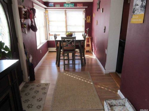 740 14th St, Babylon, NY 11704-3131