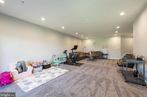 33 Locks Farm Ln, Downingtown PA  19335 exterior