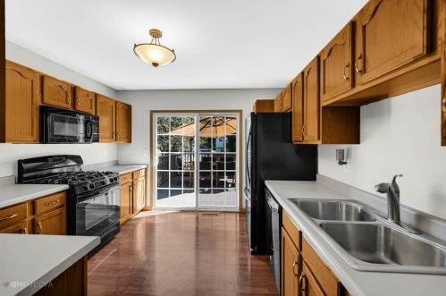 418 Killarney Ln, Valpo IN  46385-5423 exterior