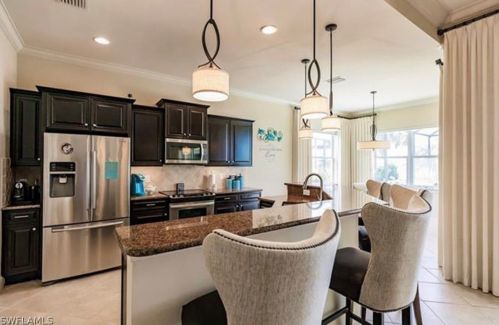 9407 Quarry Dr, Naples FL  34120-5223 exterior