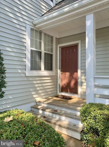 2920 Yarling Ct, Falls Church VA  22042-4473 exterior