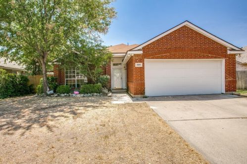 5509 Shadydell Dr, Fort Worth, TX 76135-2514