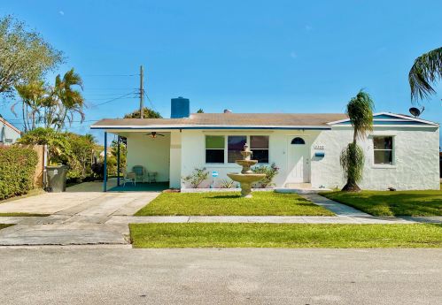 2360 Robin Rd, West Palm Beach, FL 33409-6156