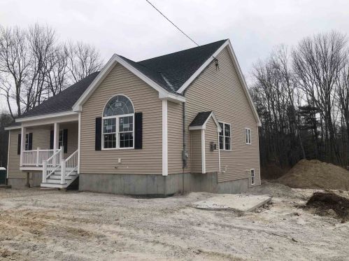 225 Main St, Danville NH  03819-3233 exterior