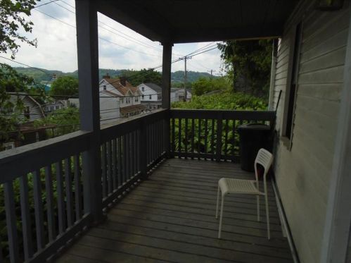 352 Beaver St, Leetsdale PA  15056-1106 exterior