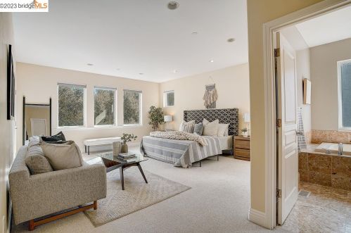 7164 Buckingham Blvd, Berkeley CA  94705-1715 exterior