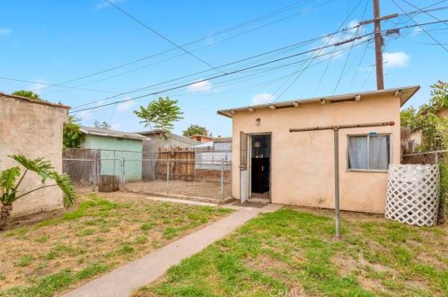 4627 Pine St, Pico Rivera CA  90660-2261 exterior