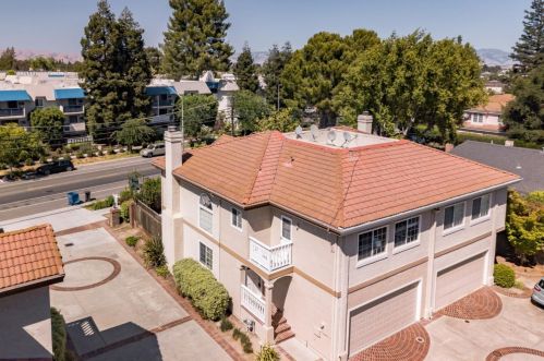 586 Hacienda Ave, Campbell, CA 95008-6502