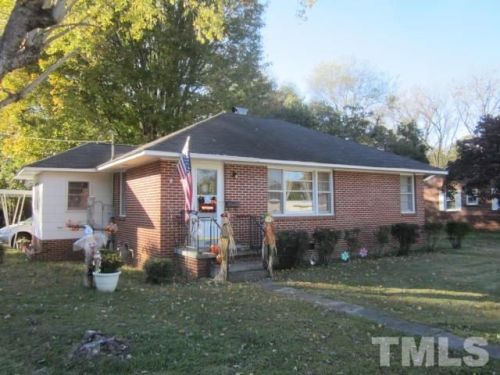 301 Delacroix St, Oxford, NC 27565-2520