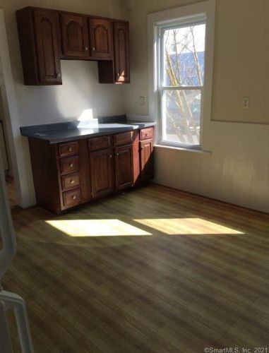 34 York St, Ansonia, CT 06401-2130