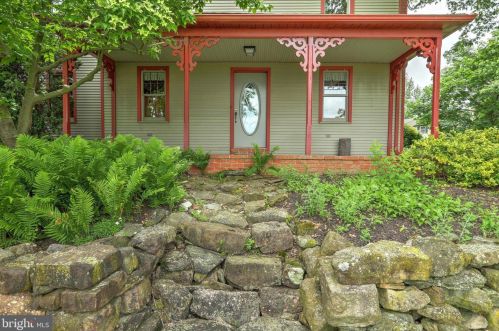 1947 Hanover Pike, Hanover, PA 17331-9014