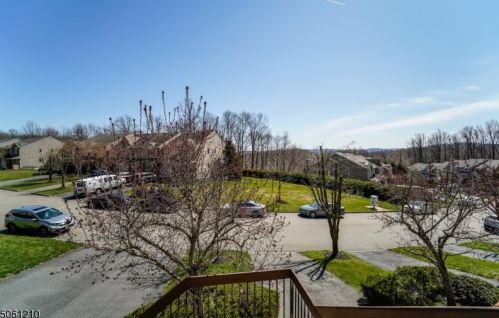 48 Edgefield Dr, Greystone Park NJ  07950-1975 exterior