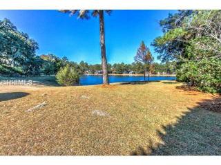 22 Hunting Ct, Bluffton SC  29910-4830 exterior