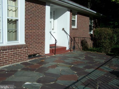 820 River Rd, Trenton, NJ 08628-2610