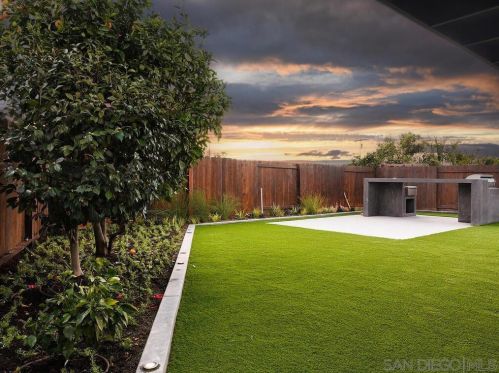 5961 Camber Dr, San Diego CA 92117-4142 exterior