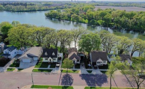 1207 Main St, Fairmont, MN 56031-1656