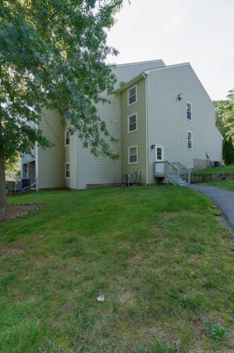 407 Carlton Ln, Rocky Hill CT  06067-1056 exterior