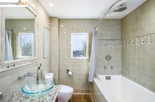 51 Chelton Ln, Oakland CA  94611-2514 exterior