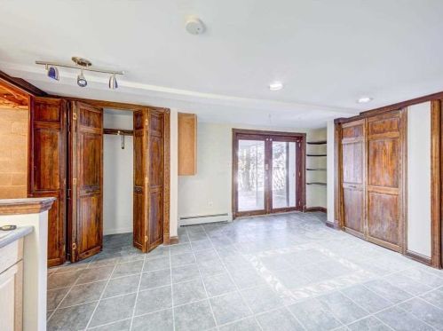 19 Hawthorn Ct, Fishkill NY  12524-2616 exterior