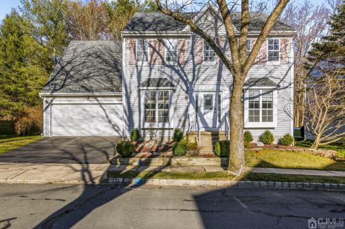 25 Aldingham Cir, East Brunswick, NJ 08816-5235
