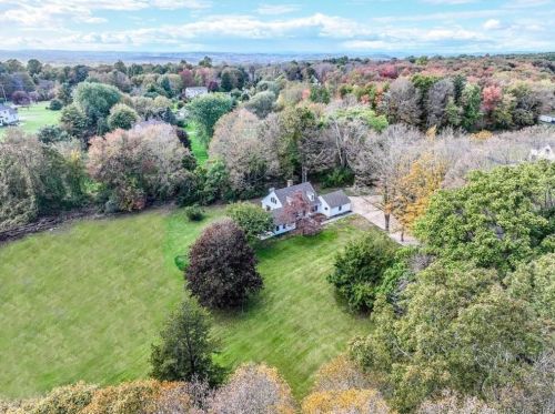 214 Berkshire Rd, Sandy Hook CT  06482-1548 exterior