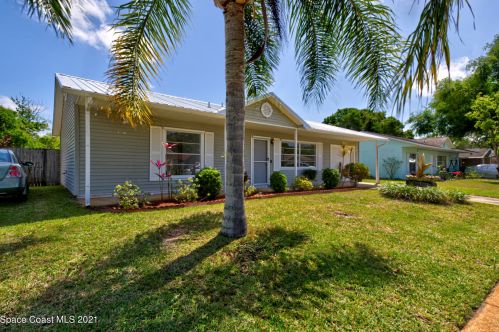 1695 Saratoga Dr, Titusville, FL 32796-4207