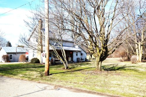 139 Morgan St, Cardington, OH 43315-1030
