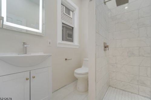 95 Shephard Ave, Newark NJ  07112-2023 exterior