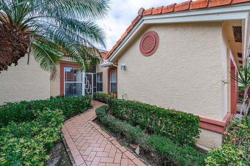 7270 Summer Tree Dr, Boynton Beach, FL 33437-3888