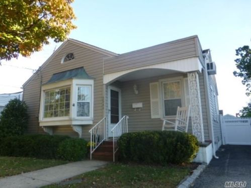 3544 Locust Ave, North Wantagh, NY 11793-3645