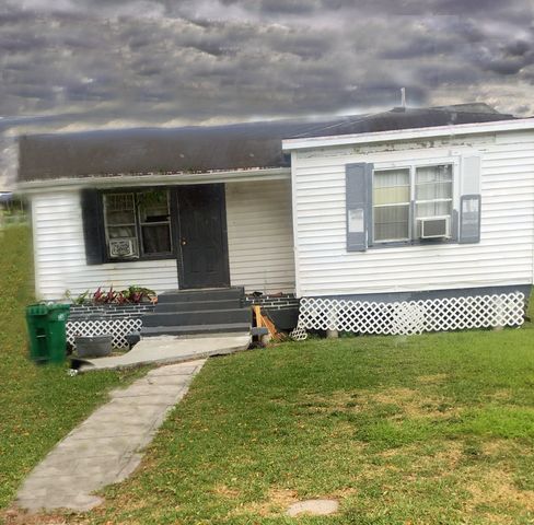 328 Cypress Ave, Pahokee FL  33476-1938 exterior