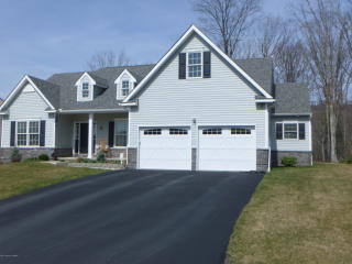 306 Links Ct, Drums, PA 18222-1558