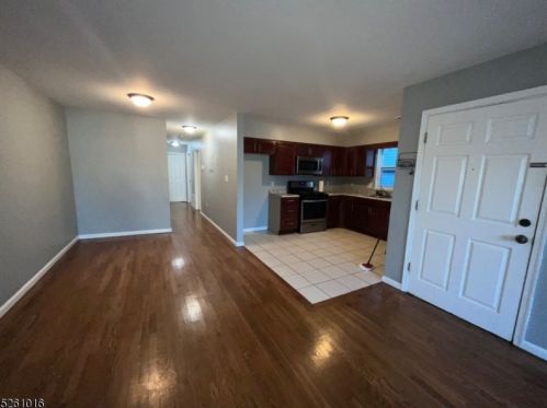 63 Seymour Ave, Newark NJ  07108-1516 exterior