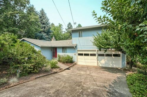 271 Greenbriar Pl, Ashland, OR 97520-1509