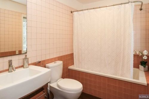 344 Ridgewood Rd, South Orange NJ  07079-1622 exterior