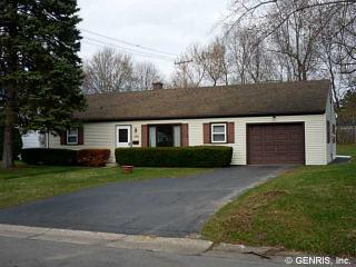 152 Iroquois St, Webster, NY 14580-3543