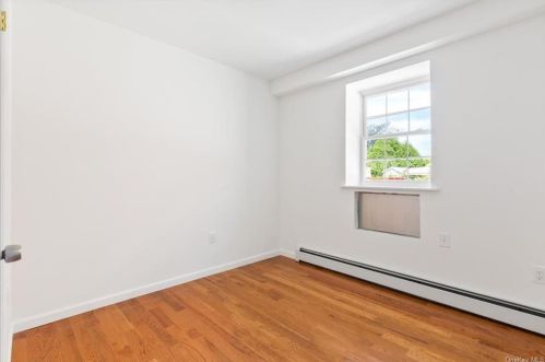 557 Logan Ave, Bronx NY  10465-2509 exterior