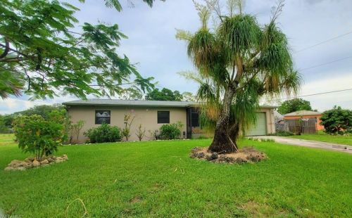 28 Abaco St, Lehigh Acres, FL 33936-7102