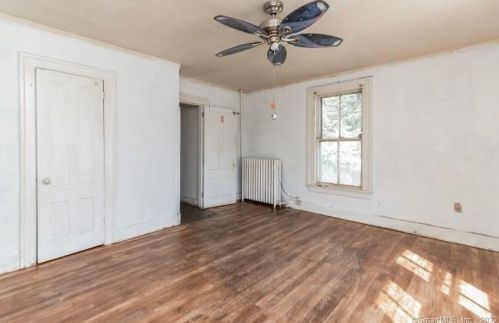 15 Wall St, Middletown CT 06457-4705 exterior