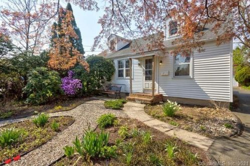 24 Crescent Dr, Danbury, CT 06810-6403