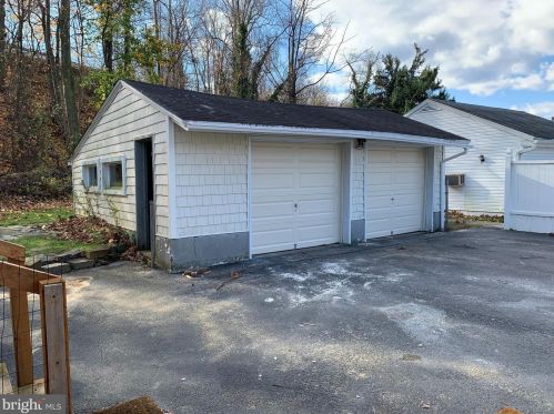 653 Gulph Rd, Norristown PA  19406-3704 exterior