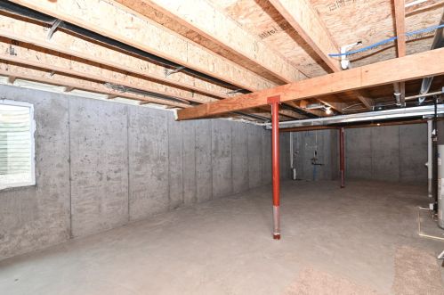 620 Spur Rd, Slinger WI  53086-9293 exterior
