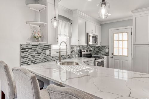 1087 Grand Blvd, Westbury, NY 11590-5531