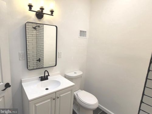 6447 Chew Ave, Philadelphia PA  19119-2037 exterior